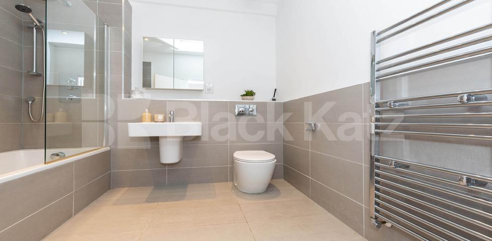			SPACIOUS TWO BEDROOM WAREHOUSE CONVERSION, 2 Bedroom, 2 bath, 1 reception Flat			 GROVE HOUSE-TUDOR ROAD, HACKNEY-BETHNAL GREEN-LONDON FIELDS